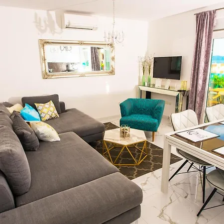 Mikulic Apartment Makarska