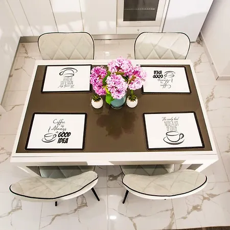 Mikulic Μακάρσκα