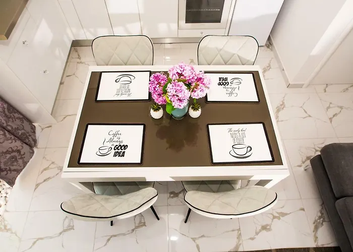 Mikulic Μακάρσκα