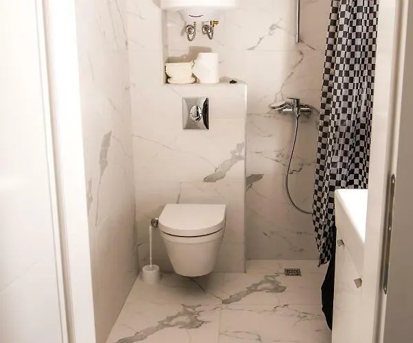 Mikulic Μακάρσκα