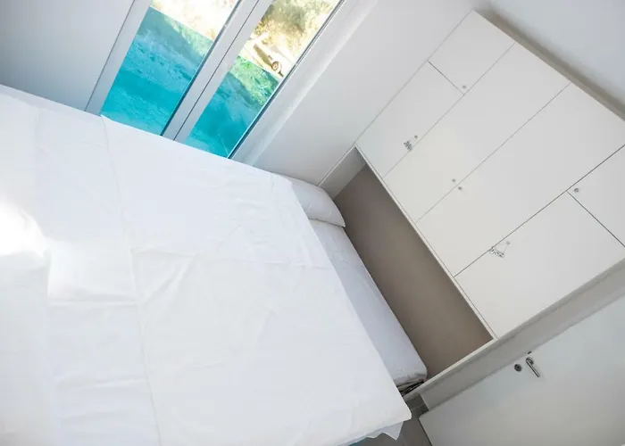 Mikulic * Μακάρσκα