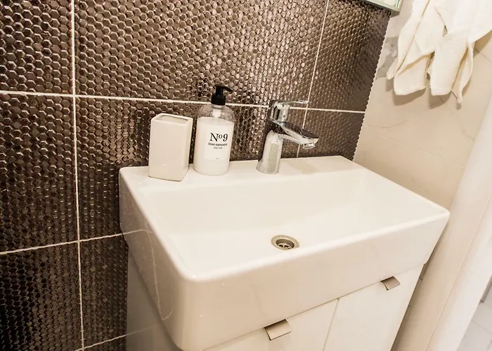 Mikulic Μακάρσκα