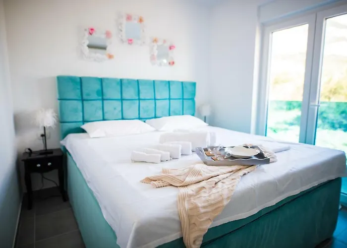 Mikulic Μακάρσκα